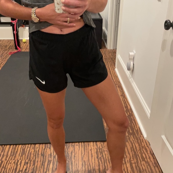 Nike women’s running shorts - lined - Picture 2 of 7